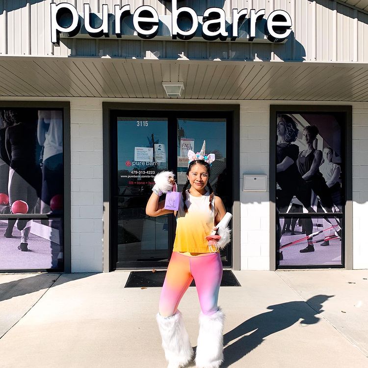 Psst! Don't tell your barre friends.. This club gives you the best barre  outfits to look your hottest while working out. Fid out how to get invited  here: http:/…